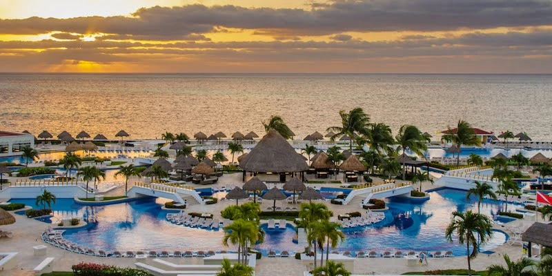 Moon Palace Resorts Feel Like a Wedding Princess