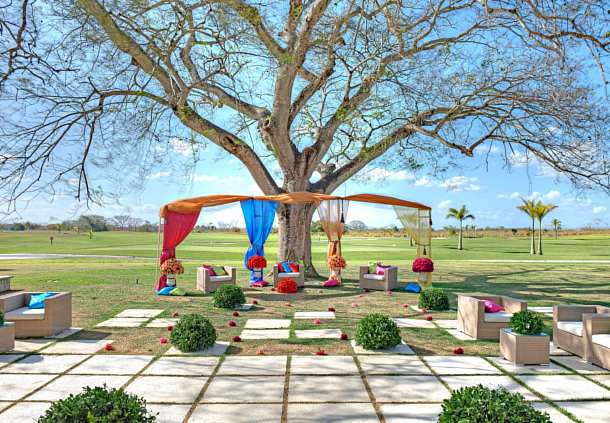 Bueneventura Golf Club is an excellent ceremony choice