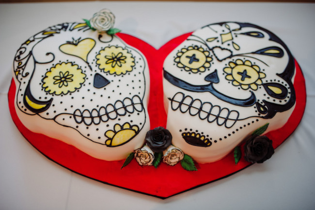 5 Day of the Dead Wedding Accessories