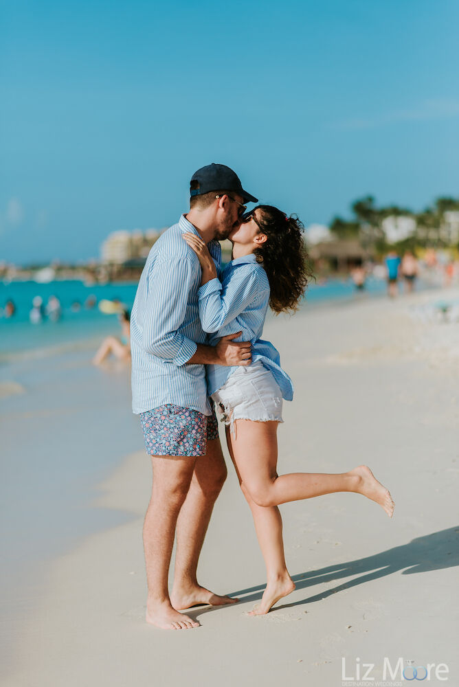 Couples enjoying Aruba beaches in romantic setting 
