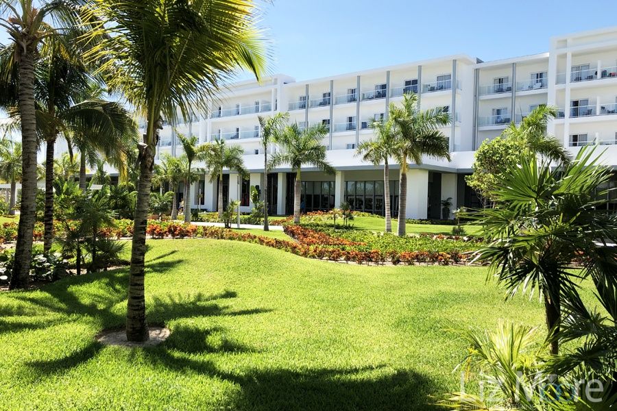 Hotel-Riu-Dunamar-Costa-Mujeres-gardens-and-grounds