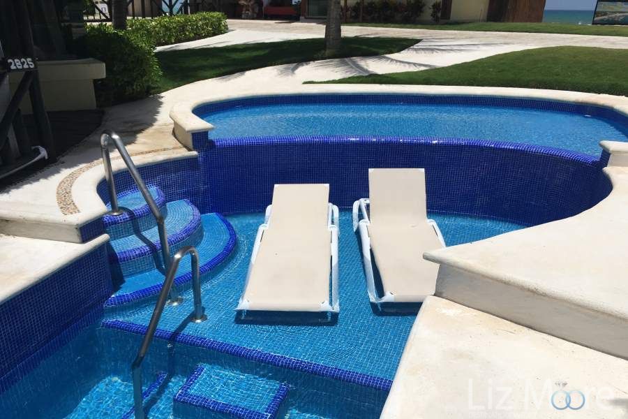 El Dorado Casitas Pool Lounge Chairs