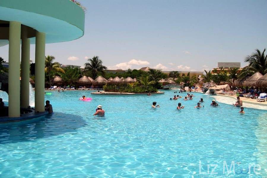 Iberostar Grand Paraiso Pool and Swim up Bar