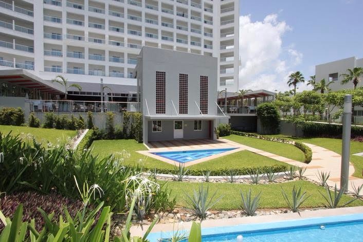 Mexico destination wedding locations Cancun Riu Palace Peninsula