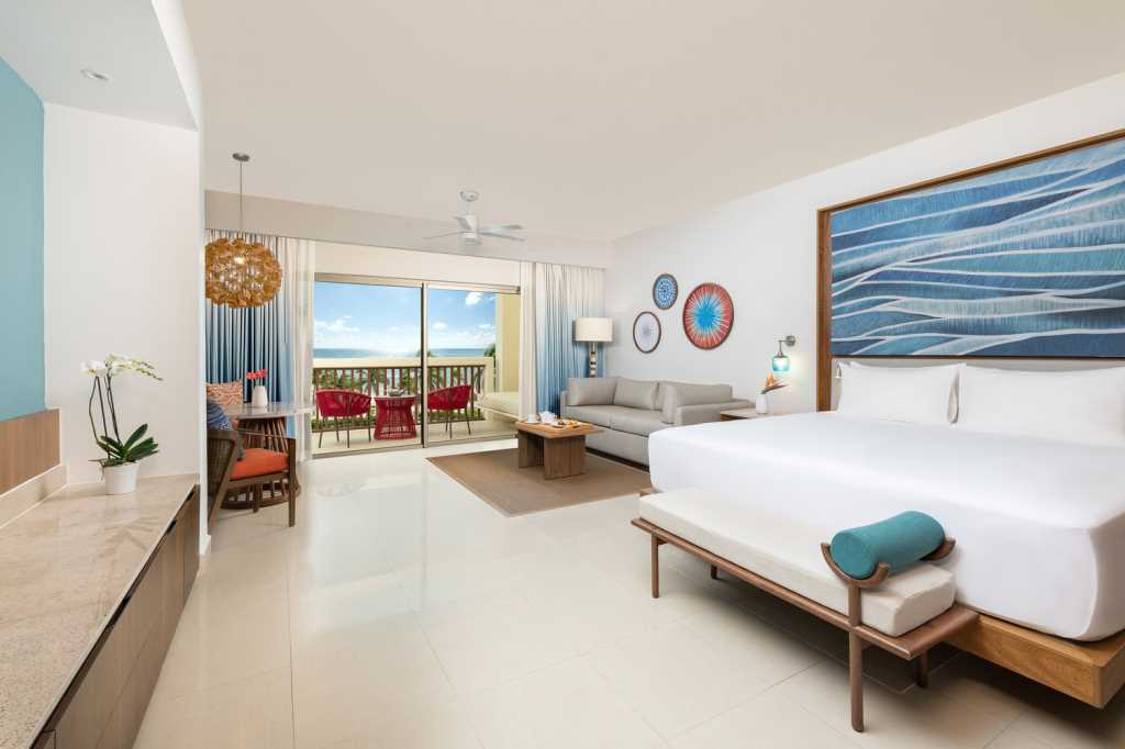 Hyatt-Ziva-Riviera-Cancun-Oceanfront-Junior-Suite-King-min