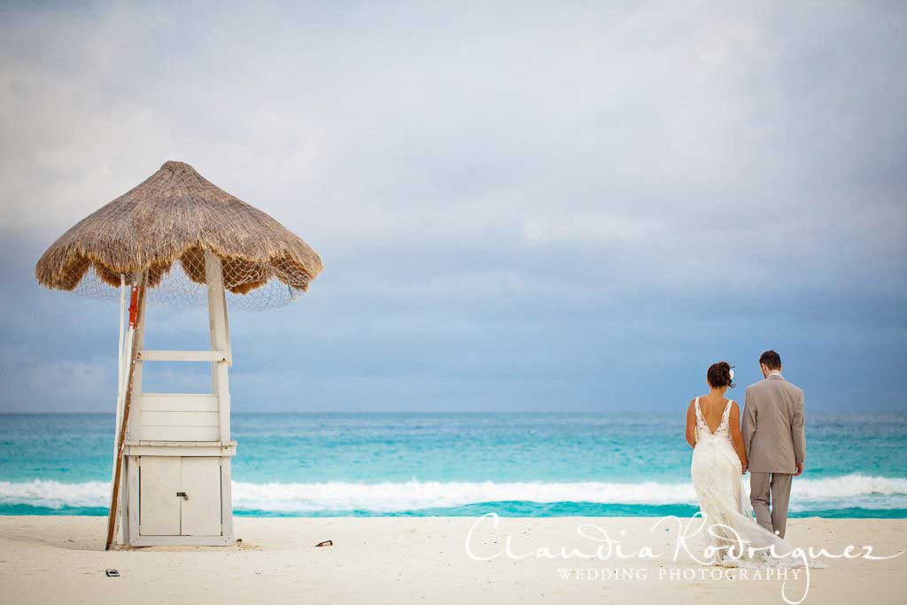 Couple on beach in Mexico White Sand Liz Moore Weddings 