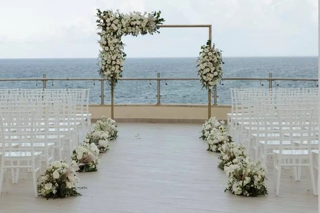 Why a Dreams Riviera Cancun Wedding is Perfect for Your Destination Wedding