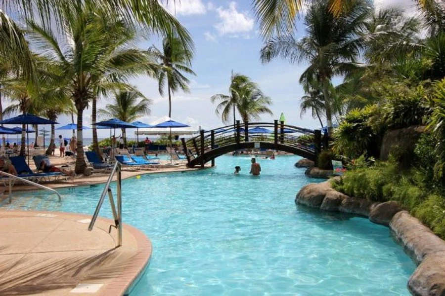 WEBIMG134052_MainPoolView_131001184005-qbs8vbbhbbg2kg4bow7h7vfqf4uztq7p5a7kgo6jjk