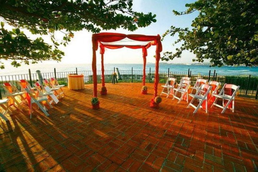 ocean-deck-wedding-chuppa-qbs8v3srsn5rzkf8wsygnxc1o1w245dug8zomghoxc