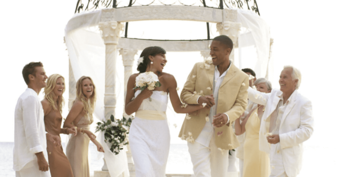 Beachside-wedding-beneath-a-gazebo-Whitehouse-resized-600-qbsfqhx9l6utc5pklp0668tcago0jhdr7yf9n843r4 (1)