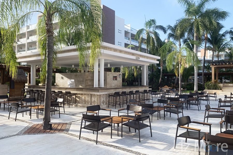 Excellence-Playa-Mujeres-Outdoor-bar-qbn0eq4kkaw1gpr27o7eo6rqjddki4qffwyj2o6xog
