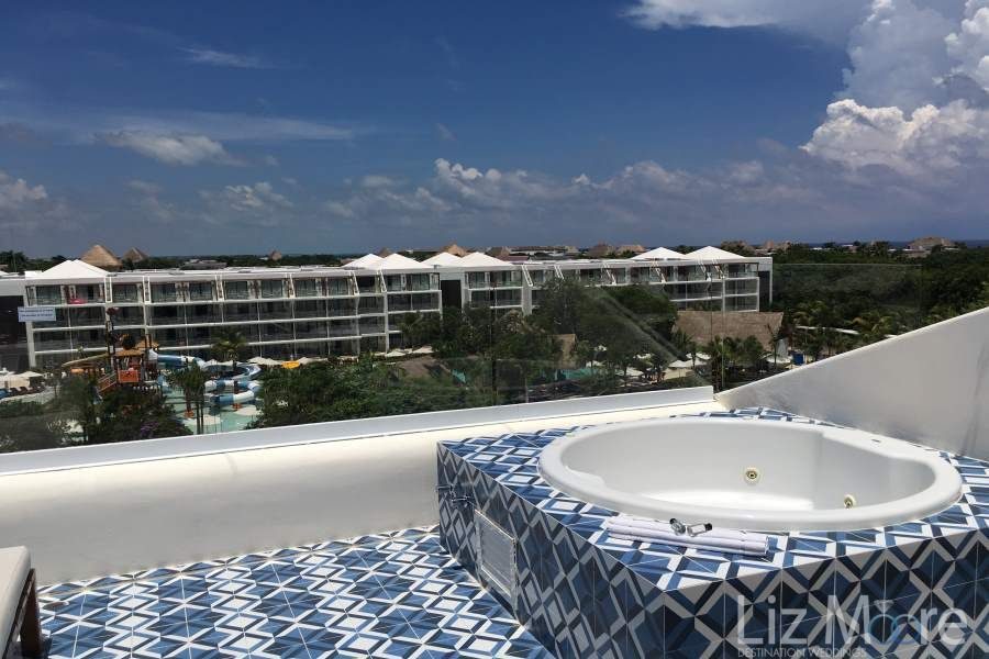 Oceans-Paradise-Riviera-Maya-Balcony-Outdoor-Tub-qbnsyaaxt7jjij5uzc9zydx8uenu6b2t1v8gvam9kw