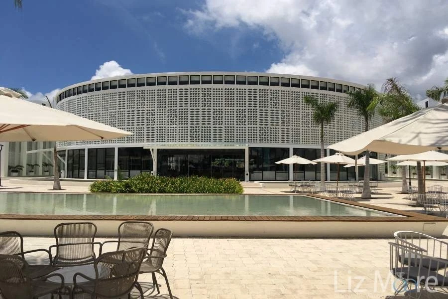Oceans-Paradise-Riviera-Maya-Outdoor-Seating-qbnsx32d2twcogwnztl5rou1iokyc8b5jx84skedj4