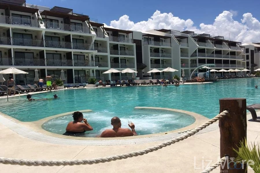 Oceans-Paradise-Riviera-Maya-Pool-and-Jacuzzi-qbnswyd64npx2f3hr9k0x80qjr849qshv9ype6lce8