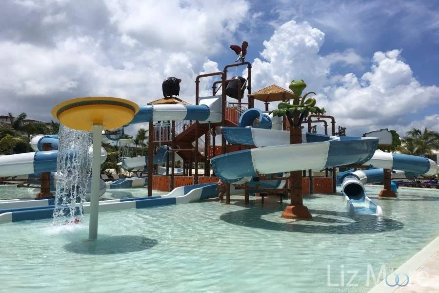 Oceans-Paradise-Riviera-Maya-Water-Slides-qbnsyc6m6vm45r34od393dg616eklpa9q4jftujh8g