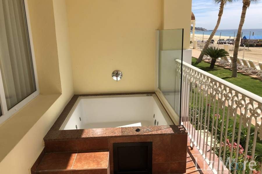Riu-Santa-Fe-Los-Cabos-Private-Jacuzzi-qbn1g1bxujysbhjzcata59tfezh31luuwl7dv2vcow