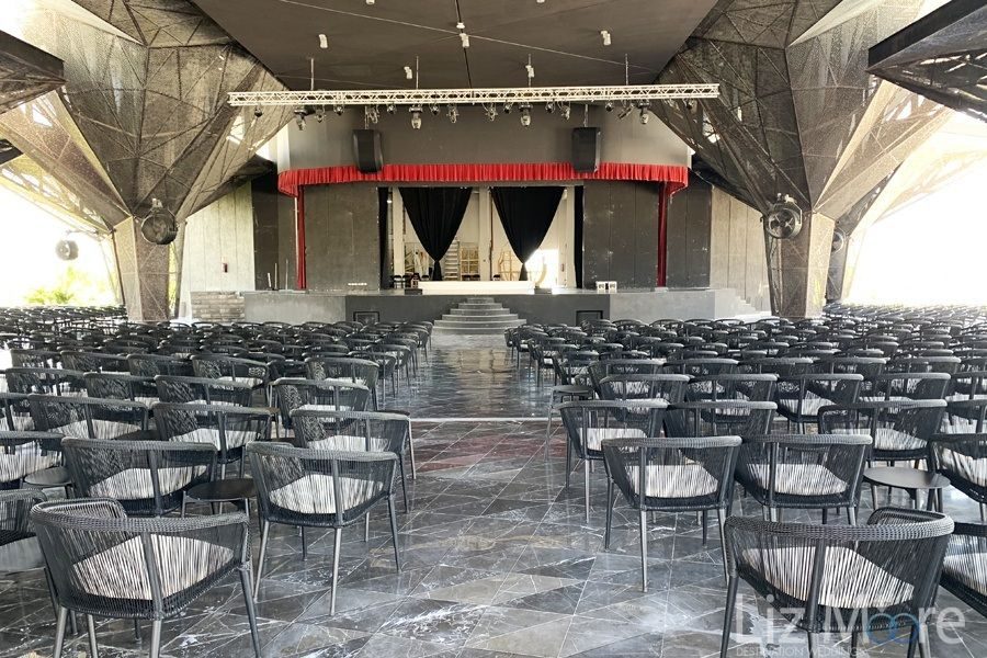 TRS-Coral-Costa-Mujeres-Theatre-qbn0tfc0epz9dvre32mreqbeuqs2cj84pg2xdfynw0