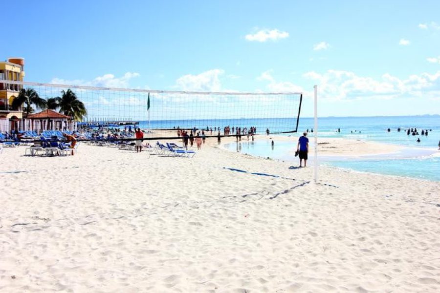 WEBIMG133408_BeachVolleybal_130306095054-qbsotahkmb6e4cdx2hz5aj5p4hsv3zv1q7ehaf520g