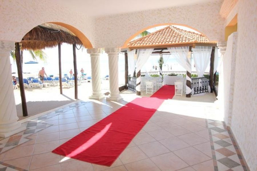 WEBIMG133414_BeachFrontWeddingGazebo_130306103556-qbsowy2z746j9r2rq2uwzly8afs91mdgwaqgh5pxtc