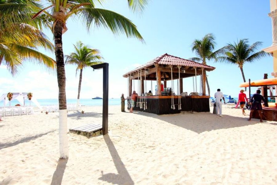WEBIMG133417_BeachBar_130306104829-qbsotdb36ta9369tm17100g2wneyr368qlcxq90vhs