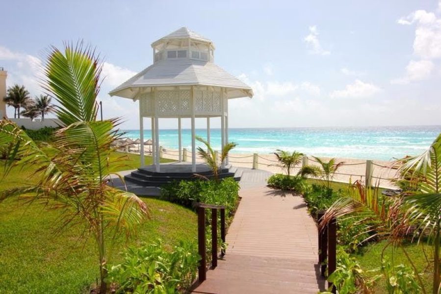 WEBIMG133995_WeddingGazebo_130928114055-qbwhdbbzddvkow858fim5qkt1dhmv002dhnut8jc3k