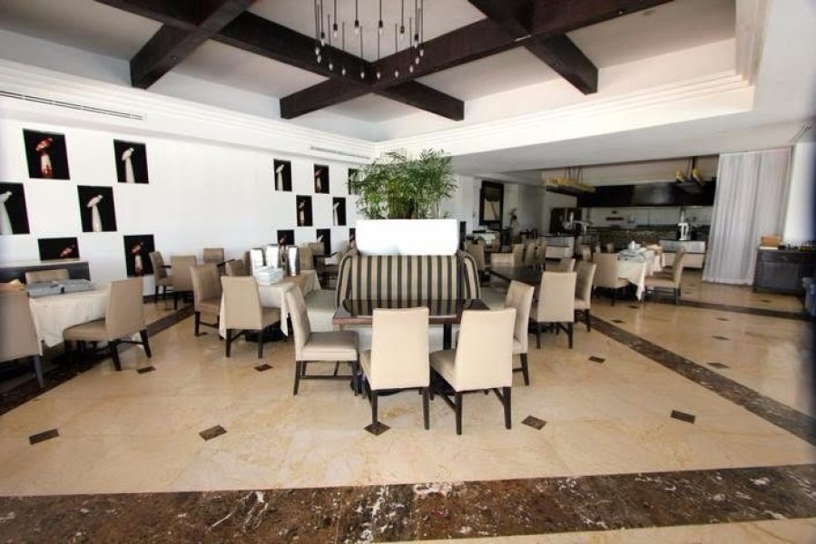 WEBIMG134118_LuxuryDining_131002200018-qbwhevqarg0s1hy833w8bccgohrnou7yl8szlu7pq8