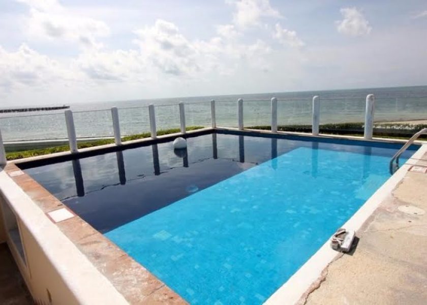 WEBIMG134257_PrivatePool_131011152106-700x500_c-qby61wydamfi2syzp8ipoymnh7vdidpqe9cl9neosg