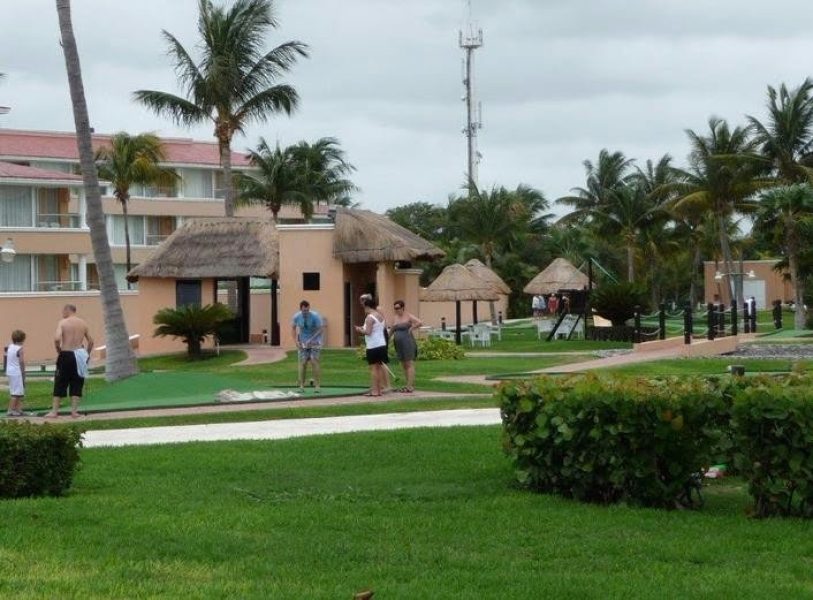 WEBIMG134652_MiniGolf_131110152111-qby63fh0b0i4s6rsuw32pkvdxkenwtq5xr6r3p5urk