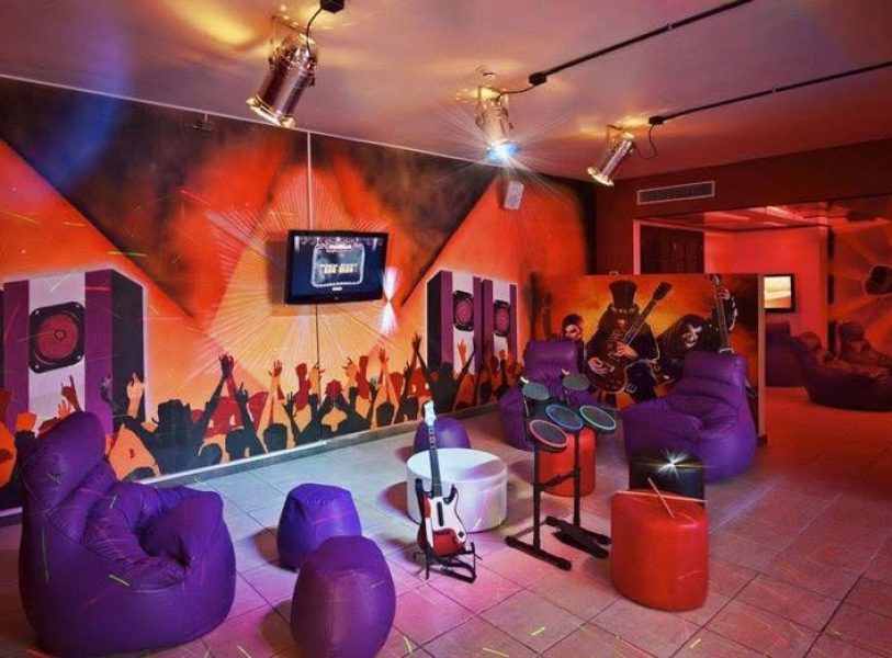 WEBIMG134724_TeenClub_131125131653-qby69qxy8x5ittldymesgzgxot9hnkt7h1298nskxs