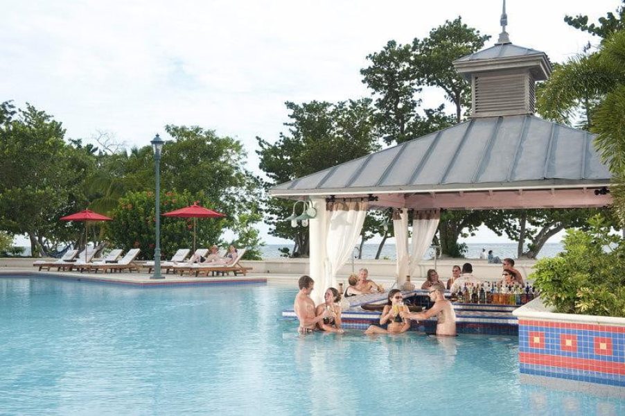 french-village-swim-up-qbsfqv308vctup6gguoy55hsluv5j8tzxrk2d3klc0