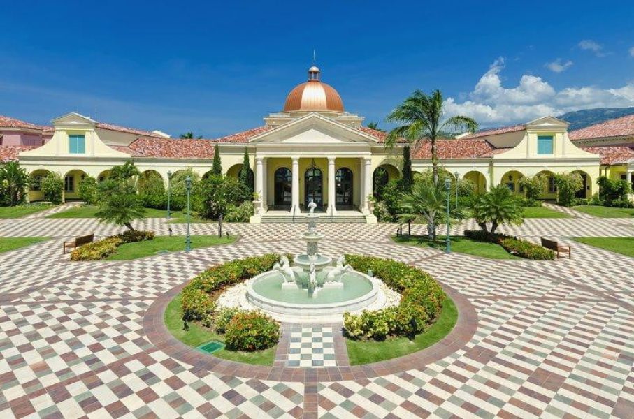 grand-piazza-and-lobby-qbsfrdvs1k2kawf5f2thj0r0hkaht6wmoclrymspvk