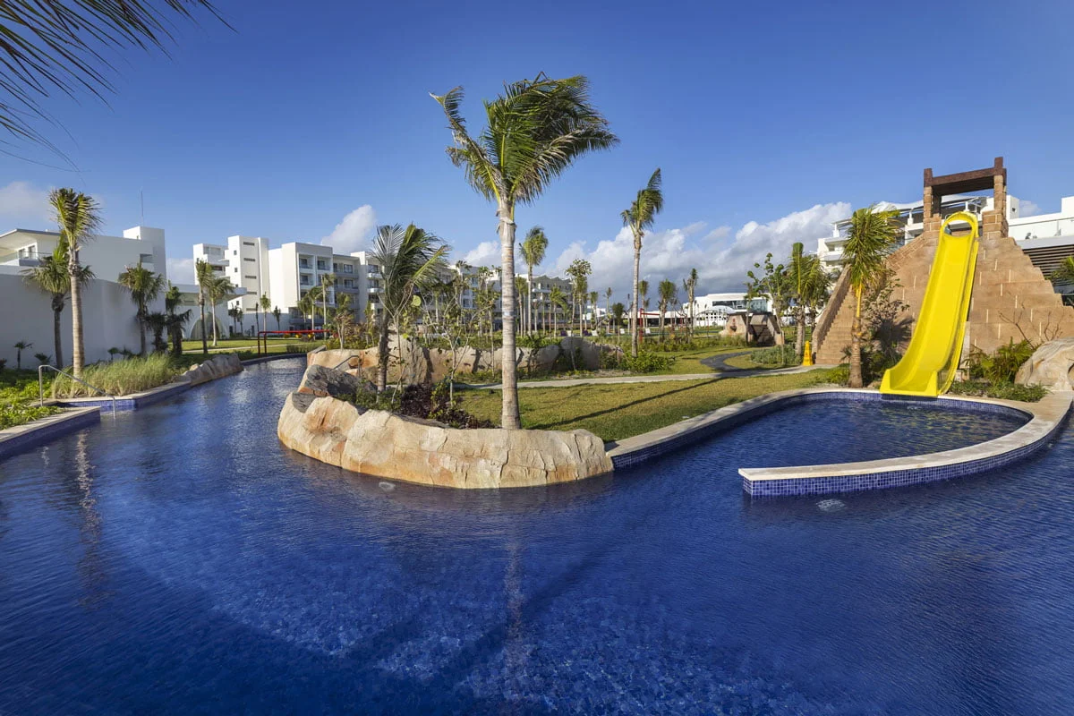 planet-hollywood-cancun-banner.jpg