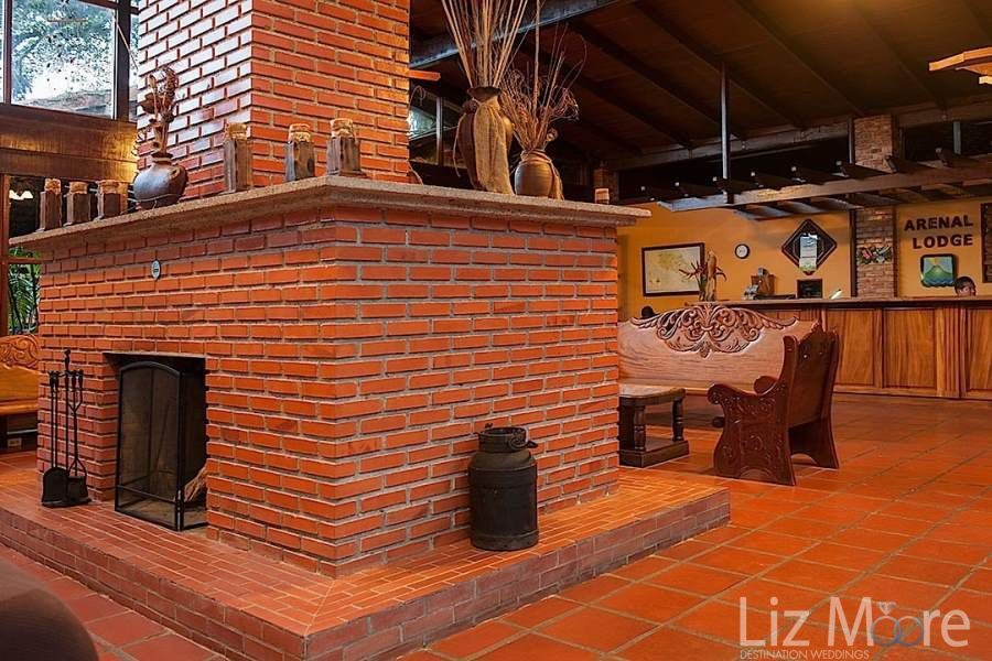 Arenal-Lodge-Lobby-Fireplace-qbmzte6qfcnkc03khhxlttnb30dja86jr3sv3ldyeo