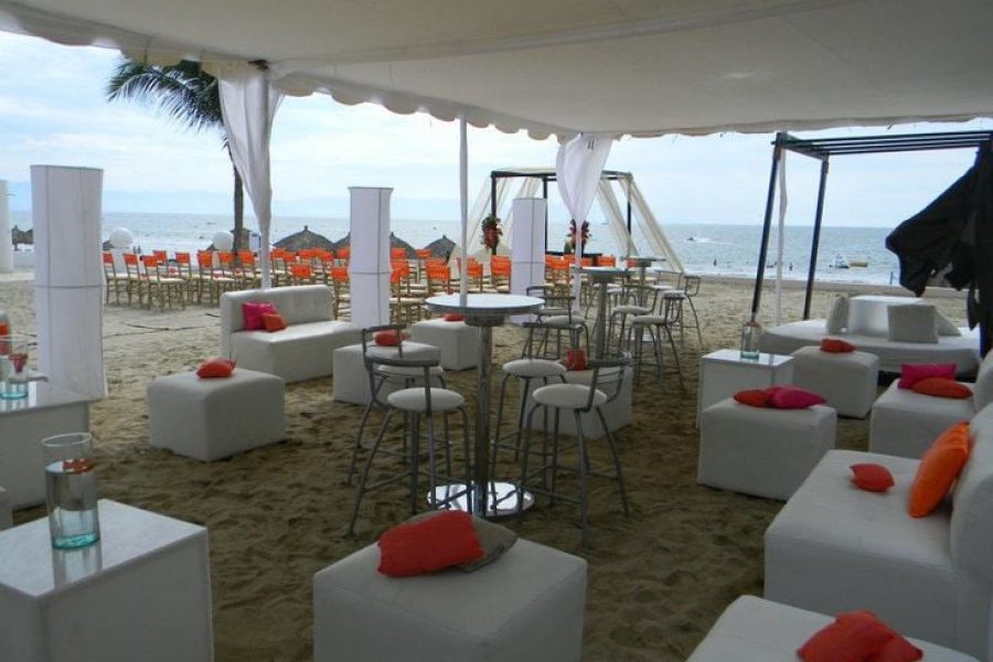 Dreams-VM-Cocktail-reception-qbzwk6l5mvucwpp0fh1x5v7xskg3dc95ctlisyhab4