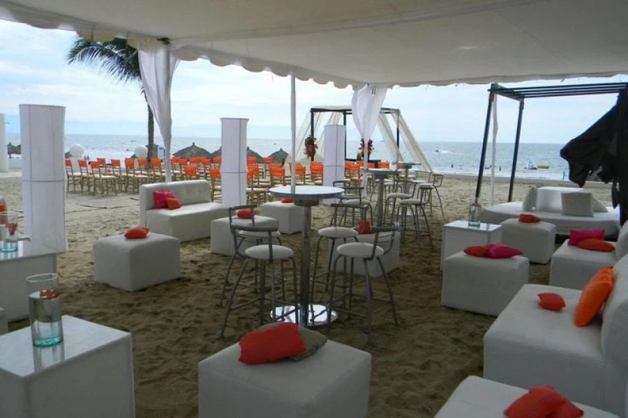 Dreams-VM-Cocktail-reception-qbzwk6l5mvucwpp0fh1x5v7xskg3dc95ctlisyhab4