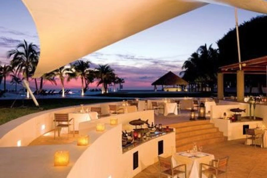 Dreams-VM-Oceana-Restaurant-qbzwk8gu0jwxjxma4hv6auquzc6tsqgm12whriehyo