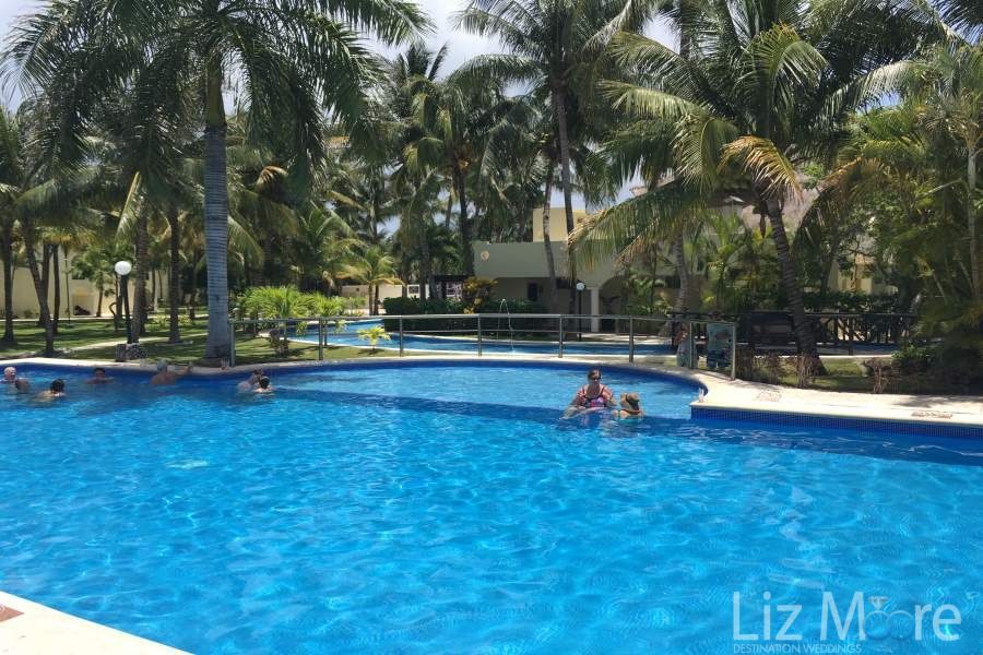 El-Dorado-Royale-Main-Pool-qbn3c1xidz2qfor9678f2lx6vq8914vml8n90w0sg0