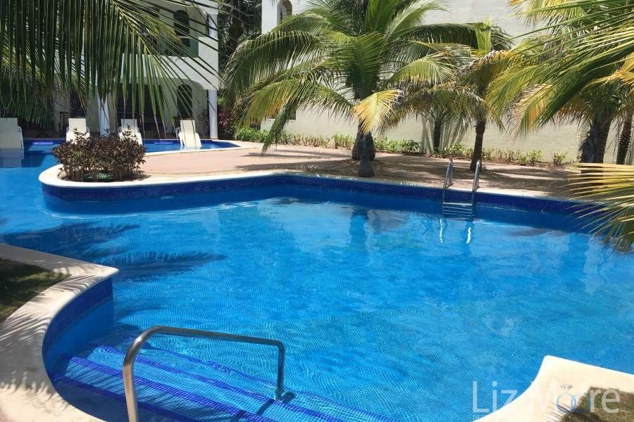 El-Dorado-Royale-Pool-Area-qbn3bz3ztgyvguvcmo0jd4mt3km5e1kfkuosl24yyo