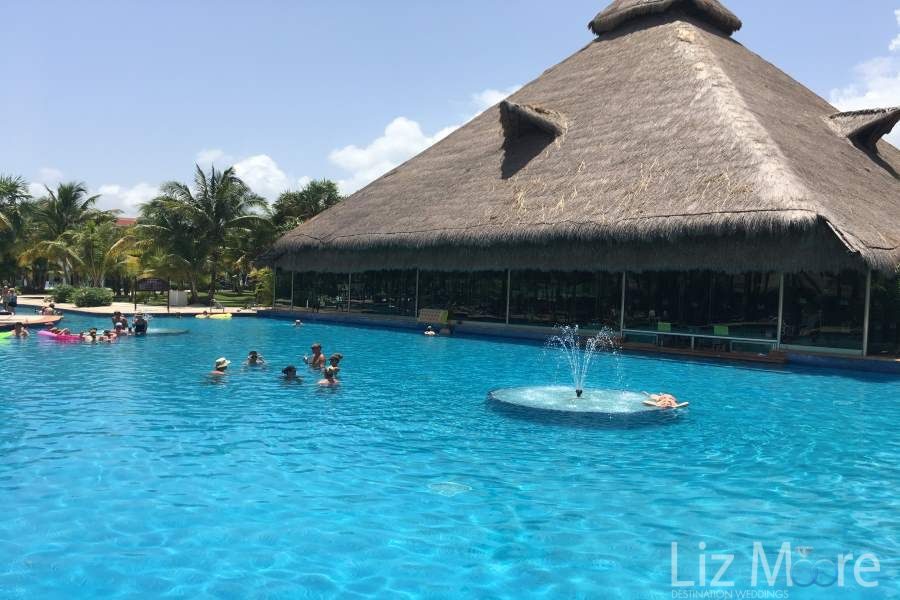 El-Dorado-Royale-Pool-View-qbn3by65mmxl58wps5lwsmvci6qs6cgp8q1b3s6d4w