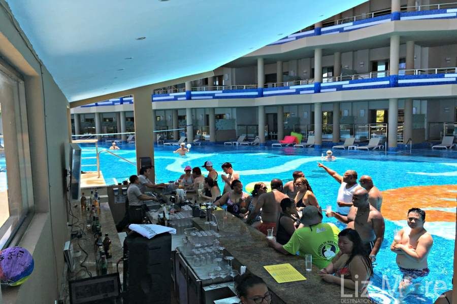 Generations-Riviera-Maya-Bar-qbn18mdrxltcq8bqn3f8h56ipk0ubkf37vxhkhv5s0