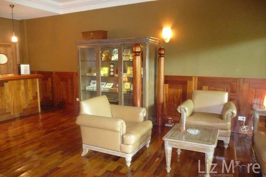Iberostar-Grand-Paraiso-Cigar-Lounge-qbn3alajr92odivppkhb6z7dm5fp232nq0425e6u4g