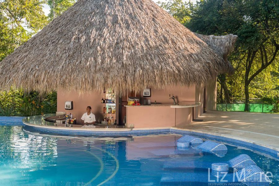 Occidental-Grand-Papagayo-swim-up-bar-qbmyrqrgo943aasec81kybomhdy8yoplwr2p2l7nn4