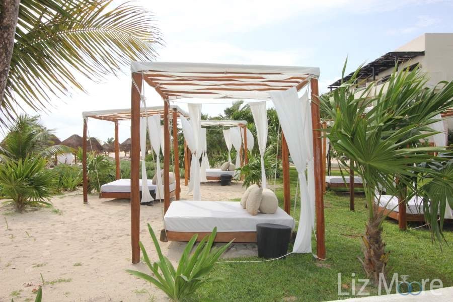 Secrets-Maroma-Beach-Sunbeds-qbn3nzhr59erthfahuwx83iuctezqt8ykas5ccbvgg