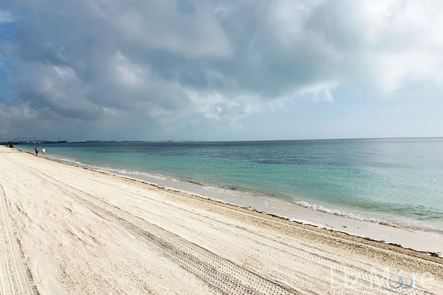 Secrets-Playa-Mujeres-Golf-And-Spa-beachfront-area-qbn07exreovr5wdcwifva16o7hesmvpl3qakp7162o