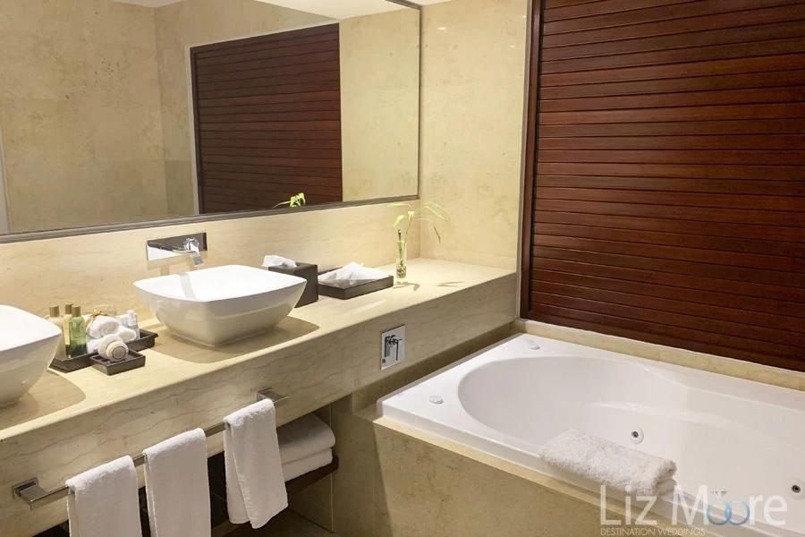 Secrets-Playa-Mujeres-Golf-And-Spa-oceanview-bathroom-suite-qbn07tz6g1gcbnrigoxwdxe1pnco21dahsqcdmevb4