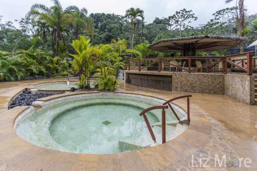 Tabacon-Thermal-Resort-Jacuzzi-qbmzmlsp2fd0hdyk4kaltjbgmtu3ox8c5i6mbngbcg