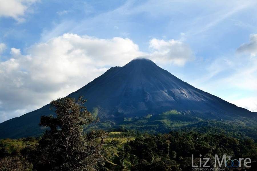 Tabacon-Thermal-Resort-view-of-Volcanos-qbmzrxjrsmni9u810v6hy6xhtfkzb6dkvv9o83k034