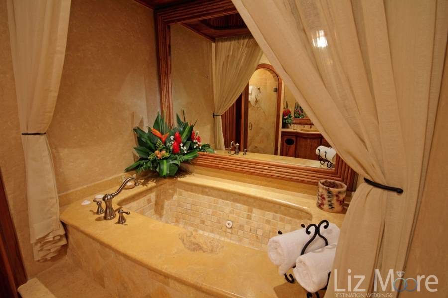 The-Springs-Resort-Bathroom-1-qbmzlz8kiei4qqvbsajk5p0edkxak6qs2eiyt0drhs