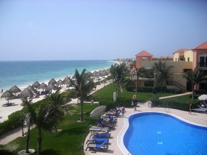 WEBIMG111879_Poolandbeacharea_110928182413-qby69fnvywq2yi1rshj9n2bek6t337kffh8fhc9b0g