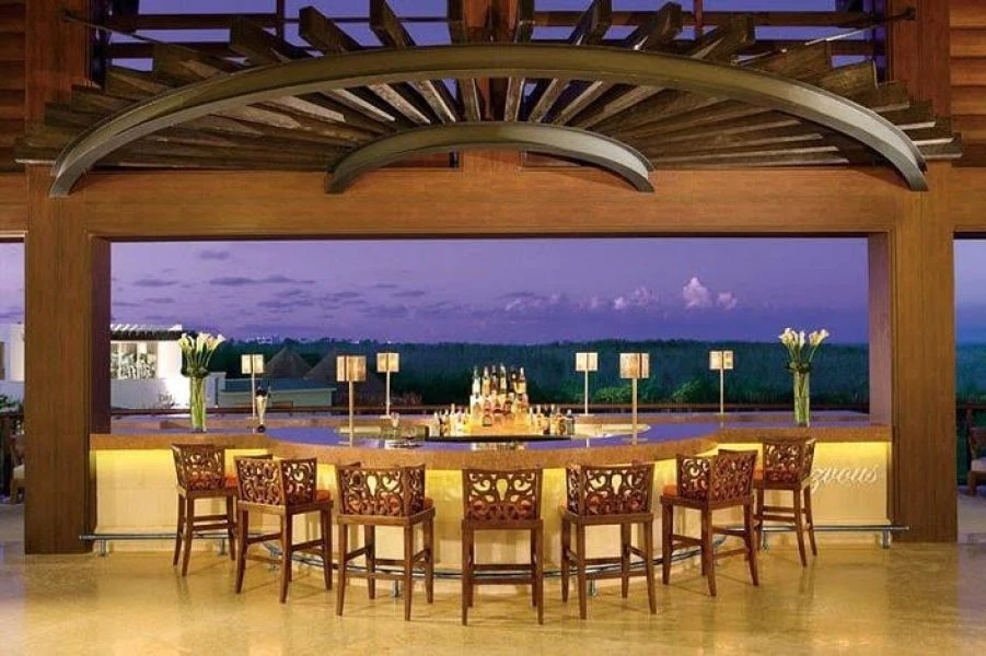 WEBIMG111898_bar_111001125636-qc3emh0fxrgbuk7pamloiw5js3xqv5tdqhxehpy2v4